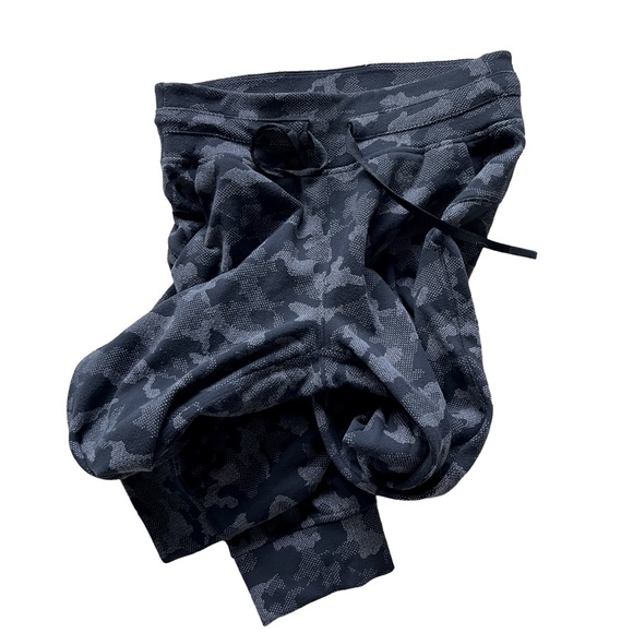 Lululemon Ready to Rulu Jogger Crop Heritage Camo Jacquard Black Rock size 4 - Picture 3 of 9